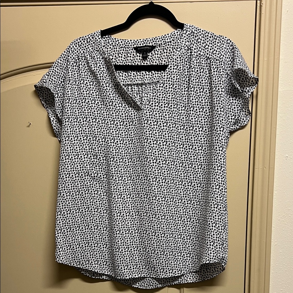 Banana Republic Black and White Blouse